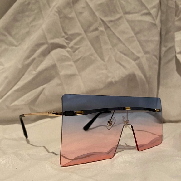 Sunglesses - Picture 6 of 16